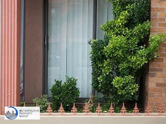 Rented by Metropolitan Property Group | media 14