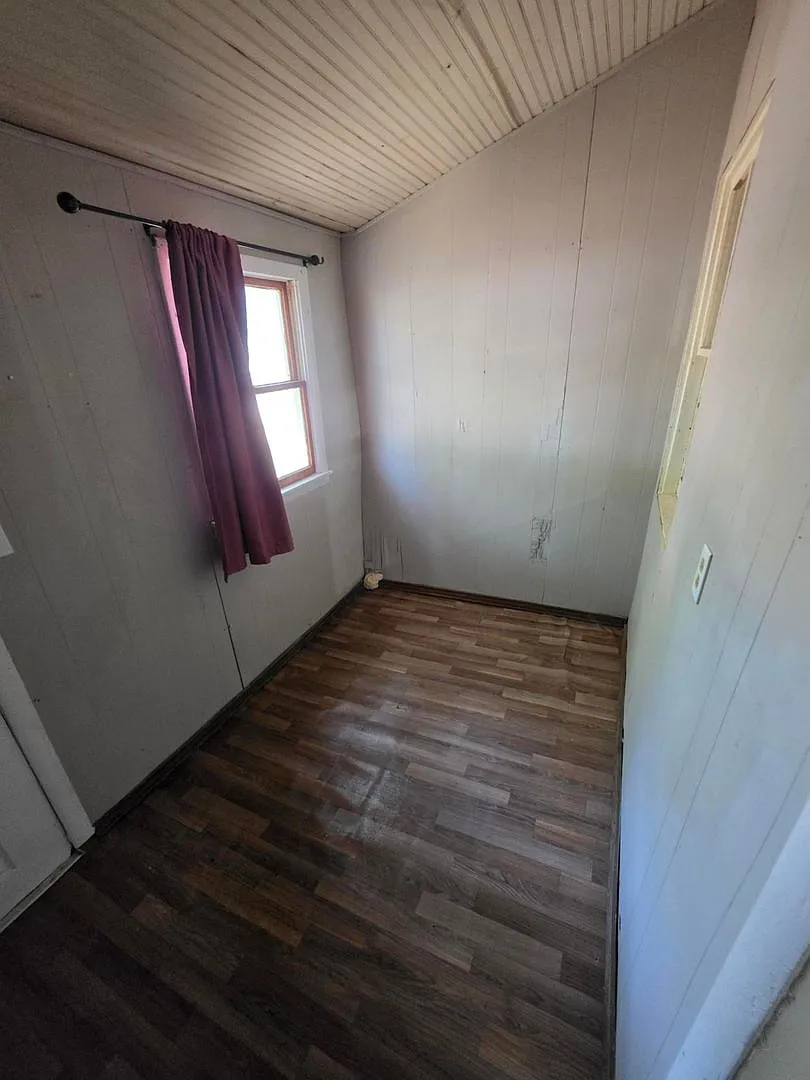 Cute 2 Bedroom / 1 Bathroom House In Lamar Mo — Photo 3