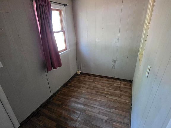 3rd image of 1209 Poplar St