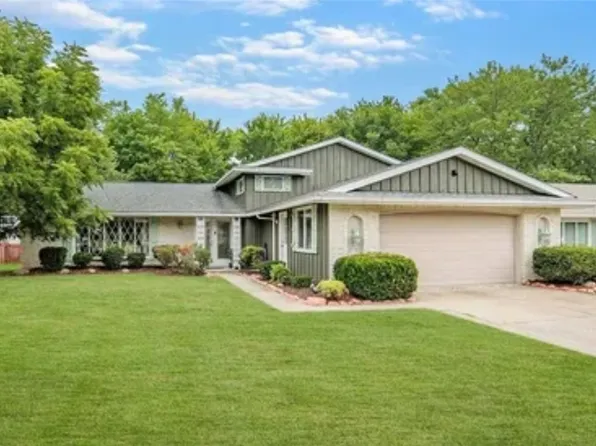 17084 Hunting Meadows Dr, Strongsville, OH 44136