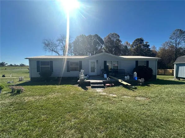 198 Marlin Rd, Roaring River, NC 28669