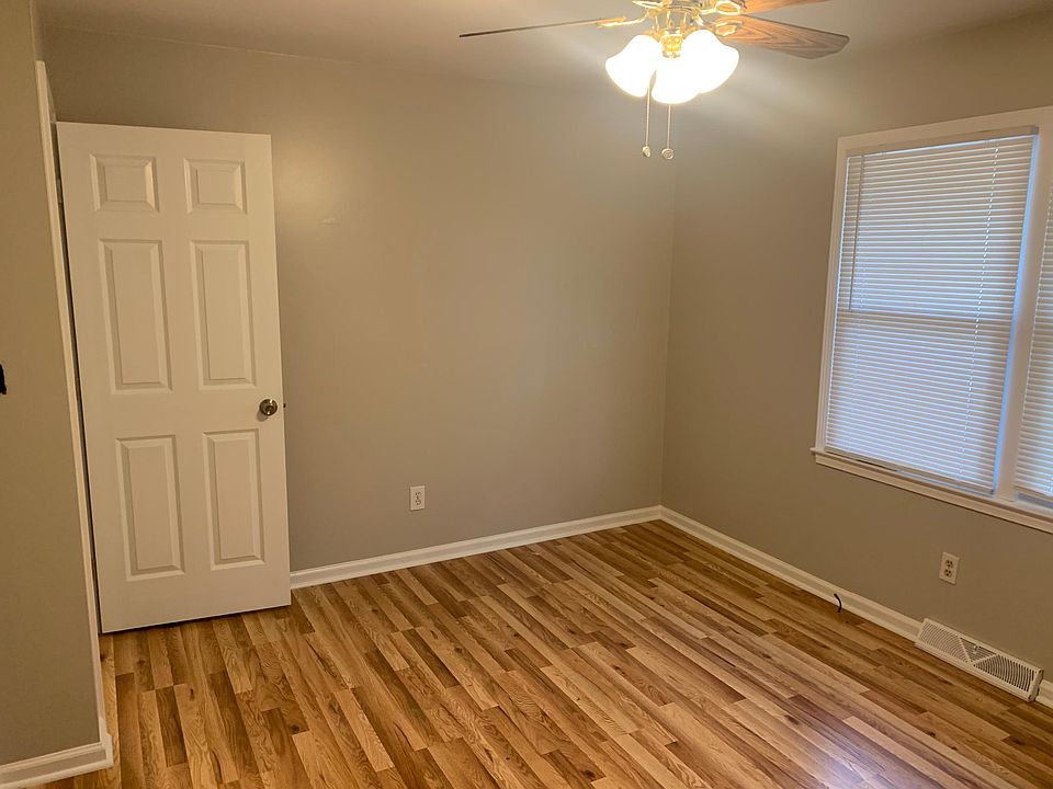 2nd image of 118 W Juniper Ave