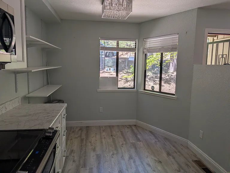 988 Manuel Rd — Photo 4
