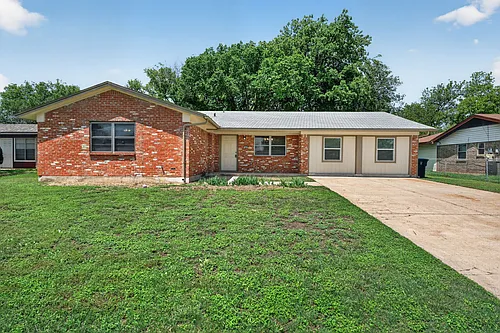 1805 Clarawood Dr Photo 1