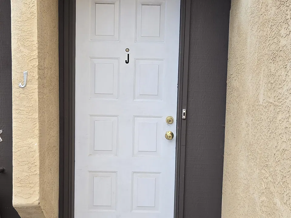 One bedroom, 1.5 bath