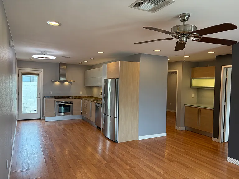 1850 E Maryland Ave #3 — Photo 3