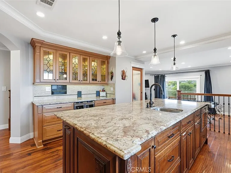 5348 Doris Way — Photo 10