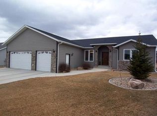 626 Falcon Crest Dr, Spearfish, SD 57783