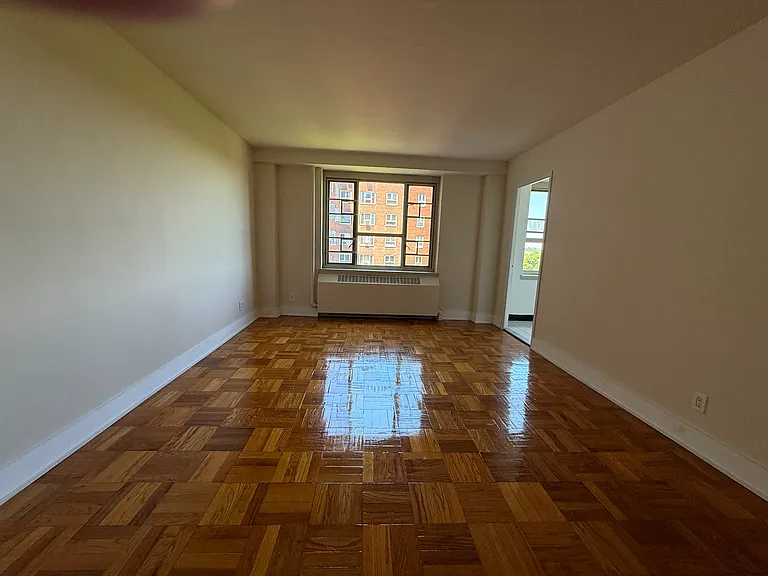 6140 185th St #2 — Photo 3