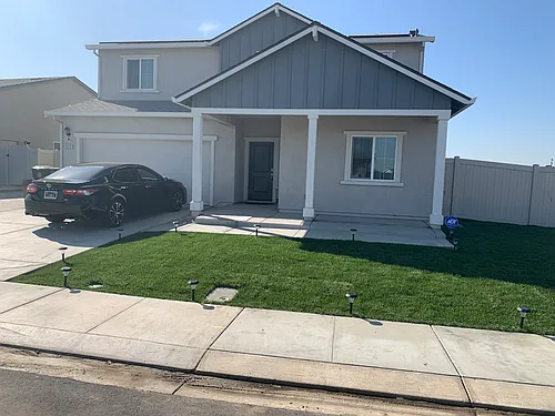 2019 Memorial Ln Photo 1