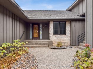 934 S Highview Cir, Mendota Heights, MN 55118