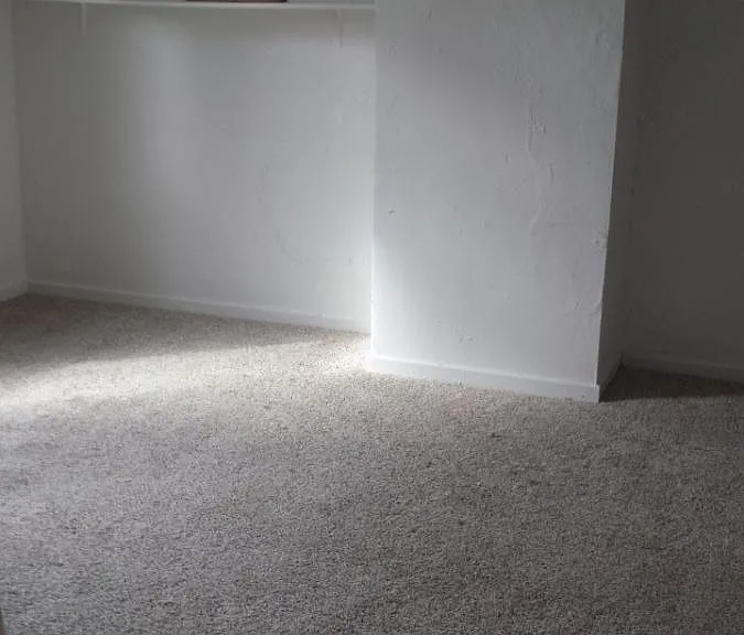 Mid-Bedroom