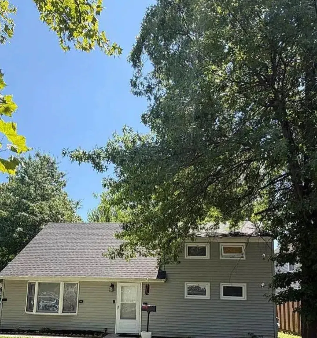 5 bed, $4,200 — Photo 1