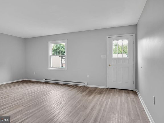 5th image of 80 Queen Ave