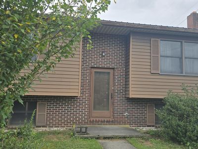 606 S Crawford Rd, Hummelstown, PA, 17036