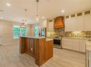 205 Hy Rd, Buda, TX 78610