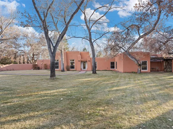 10061 Los Cansados Rd NW, Albuquerque, NM 87114