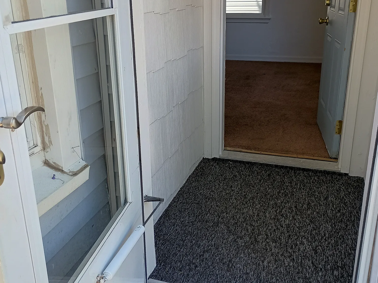 2 bed, 1400 sqft, $1,400 — Photo 3