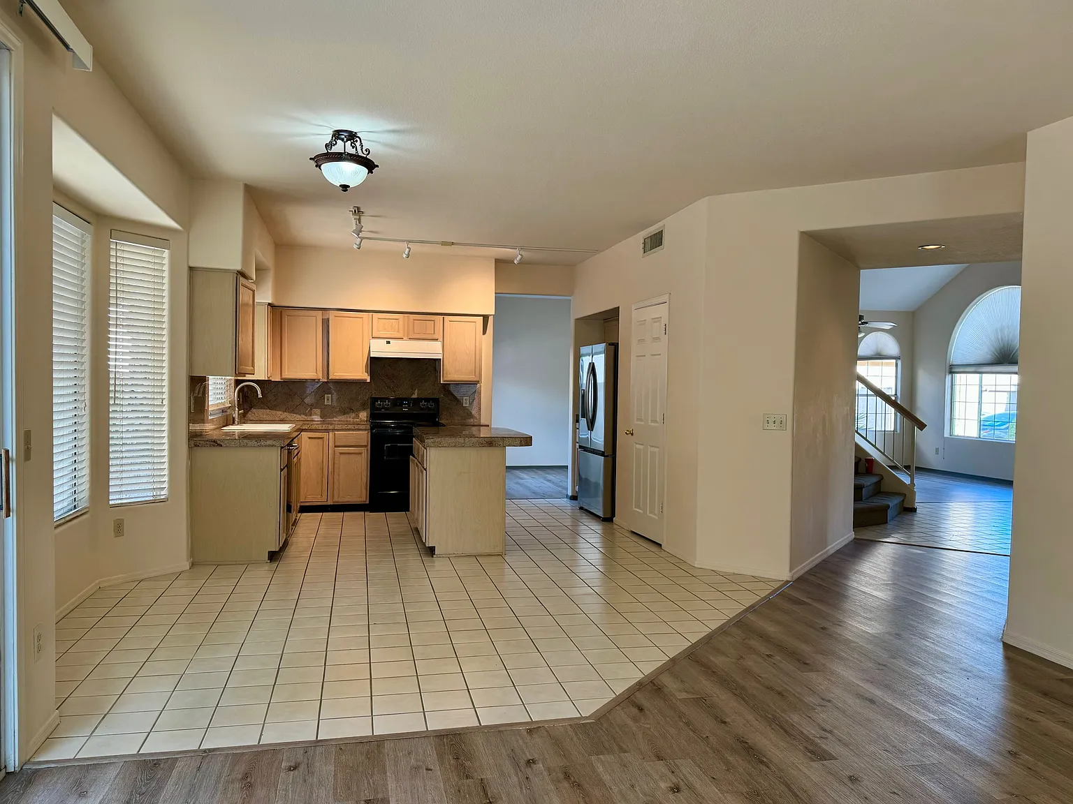 4 bed, 2161 sqft, $3,000 — Photo 4