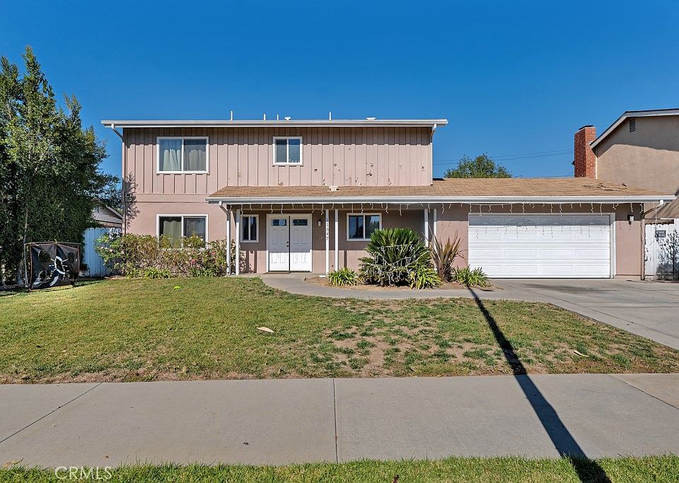 1st image of 11347 Kelowna St