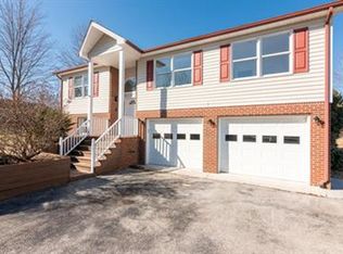 690 Walters Dr, Christiansburg, VA 24073