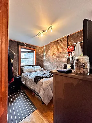 Rented by Zjama Realty Corp | media 8