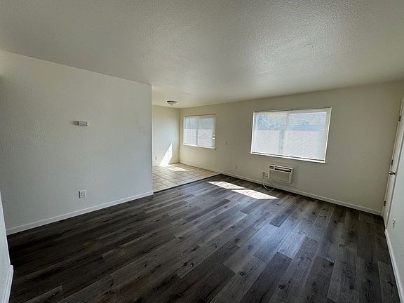 2nd image of 1555 Sonoma Ave APT 9