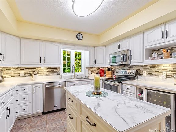 5th image of 45 Mountain View Cres