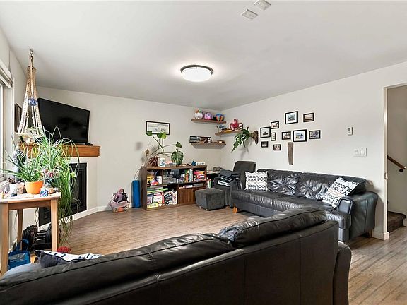 5th image of 2778 Kingswood Rd