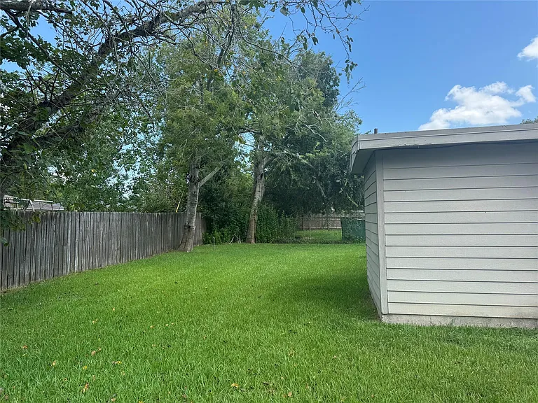 1319 Lyric Ln — Photo 12