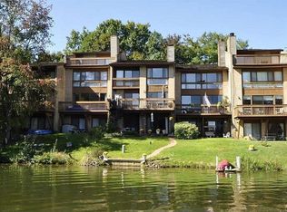 11206 Lagoon Ln, Reston, VA 20191