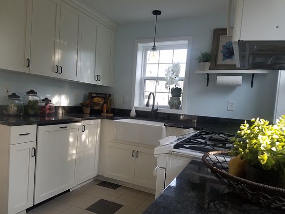 2nd image of 633 Mahtomedi Ave