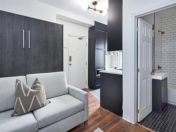 5th image of 331 Catherine St Unit 4