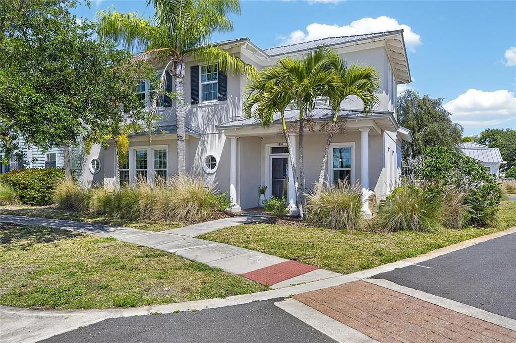 3 bed, 2.5 bath, 2486 sqft, $3,200 — Photo 1