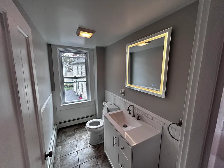 1674 Lonsdale Ave #2 — Photo 4