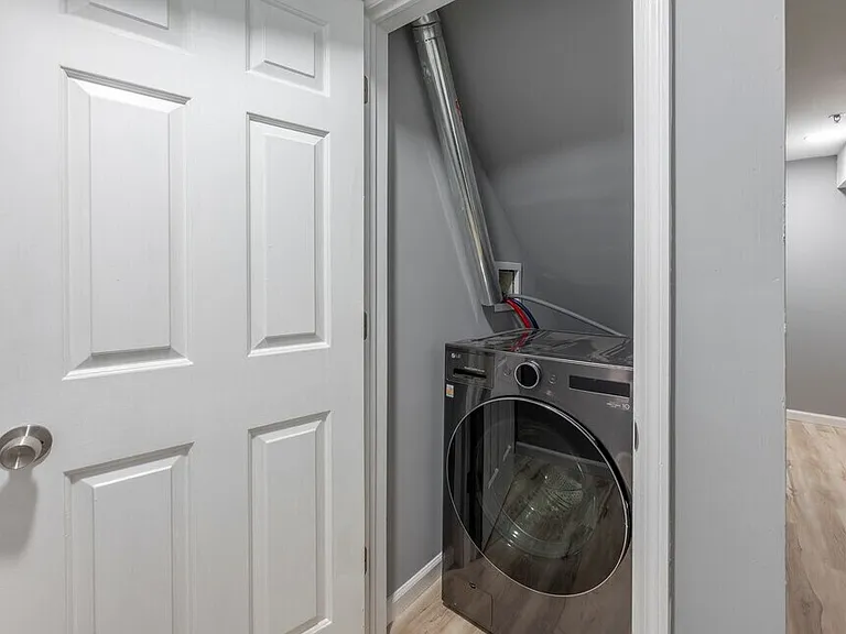 223 Meadow Street — Photo 7