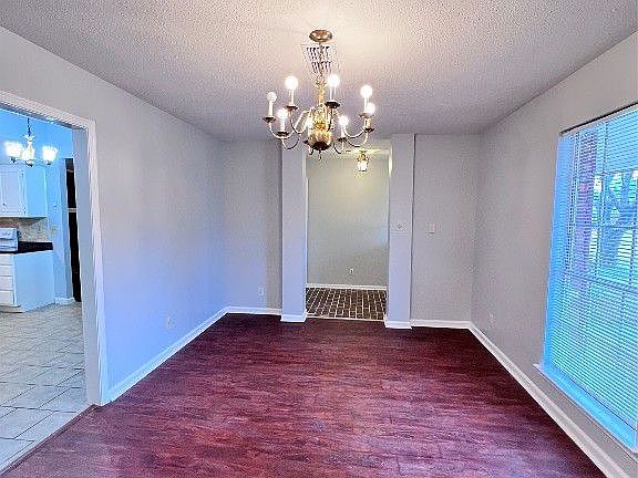 4th image of 5844 Ainsworth Dr