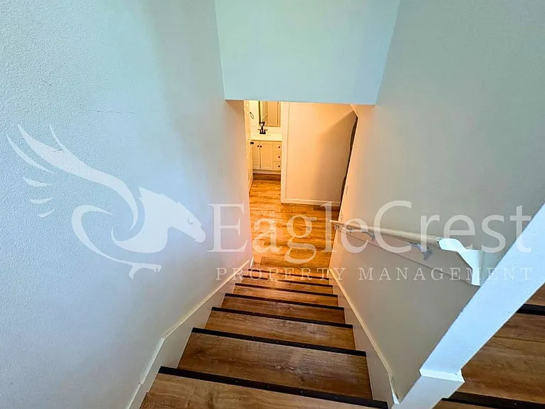 810 E Sumach St — Photo 13