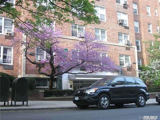 1st image of 65-65 Wetherole Street #Le