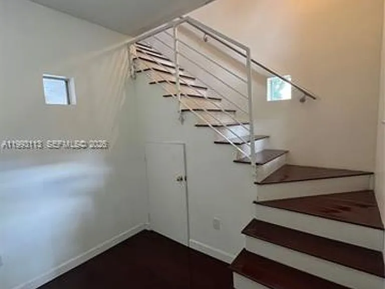 261 Navarre Ave #A-4 — Photo 4