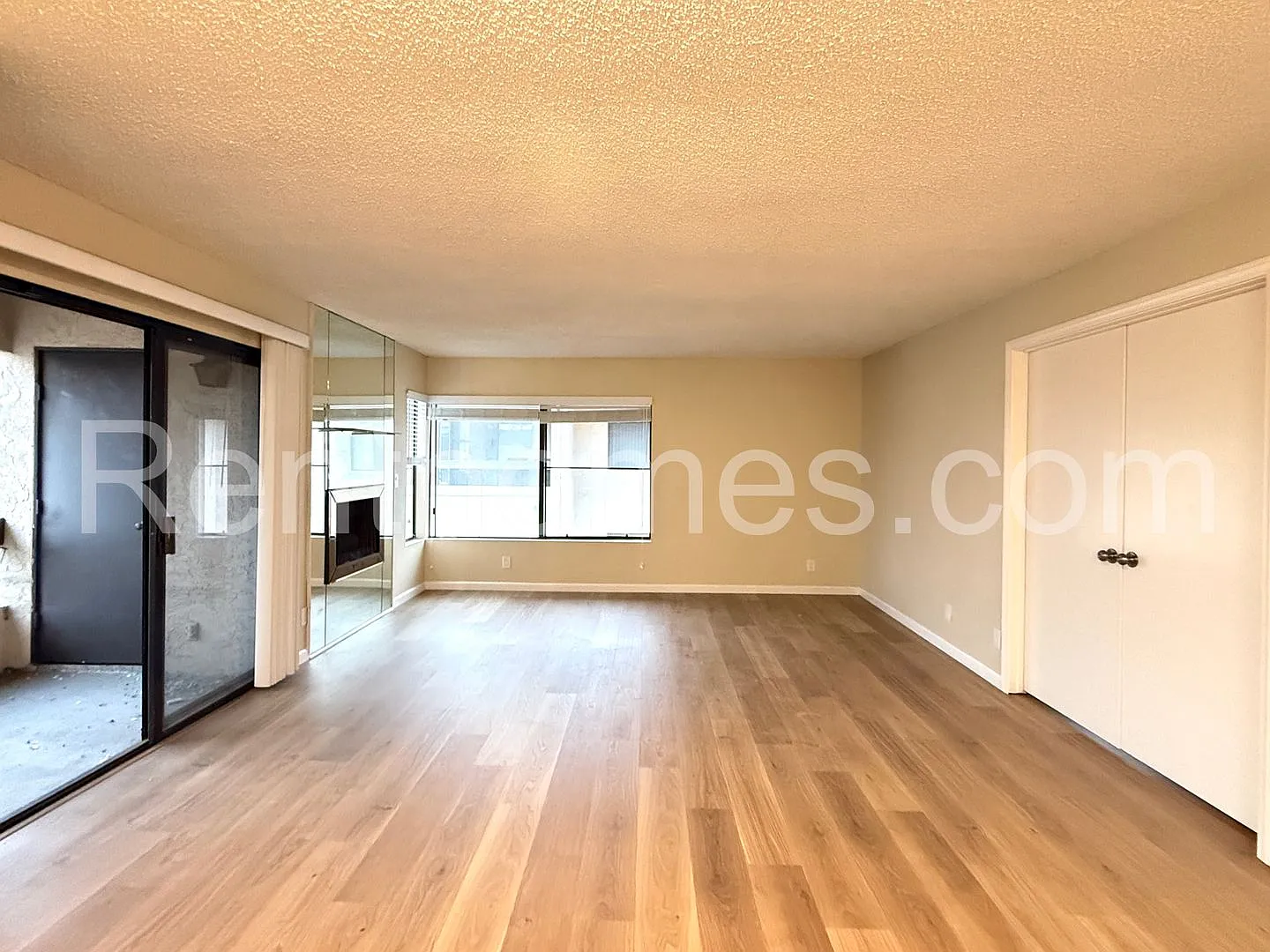Mission Valley, 6747 Friars Road #132, All Appliances, AC, Fireplace, Community Pool, Spa and Fit... — Photo 2