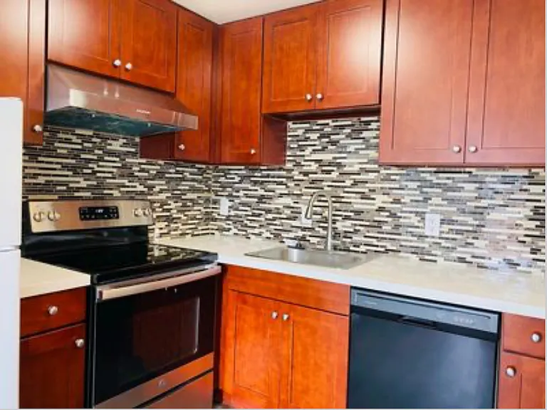 2000 Waverly Pl N #2 — Photo 7
