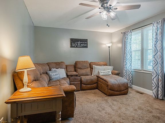 3rd image of 768 Magellan Cir