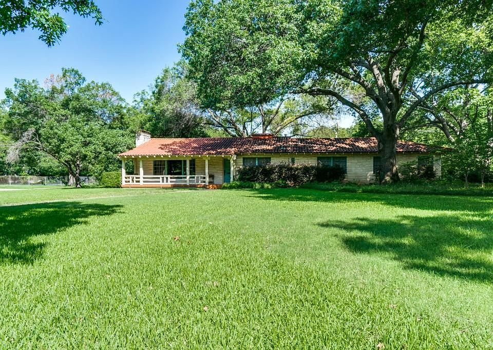 1st image of 8407 Forest Hills Blvd