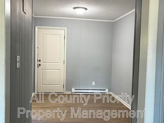 4th image of 1706 Carolina St E #A