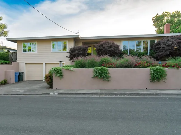 775 Josephine Lane, Healdsburg, CA 95448