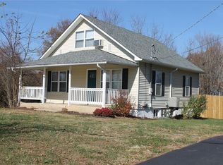445 W Springfield Rd, Saint Clair, MO 63077