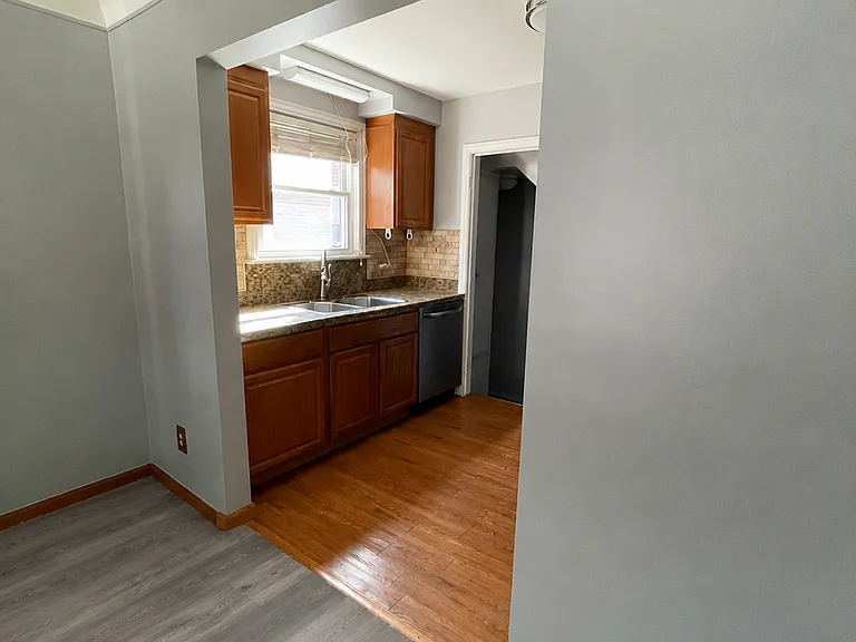 18221 Hanna St — Photo 5