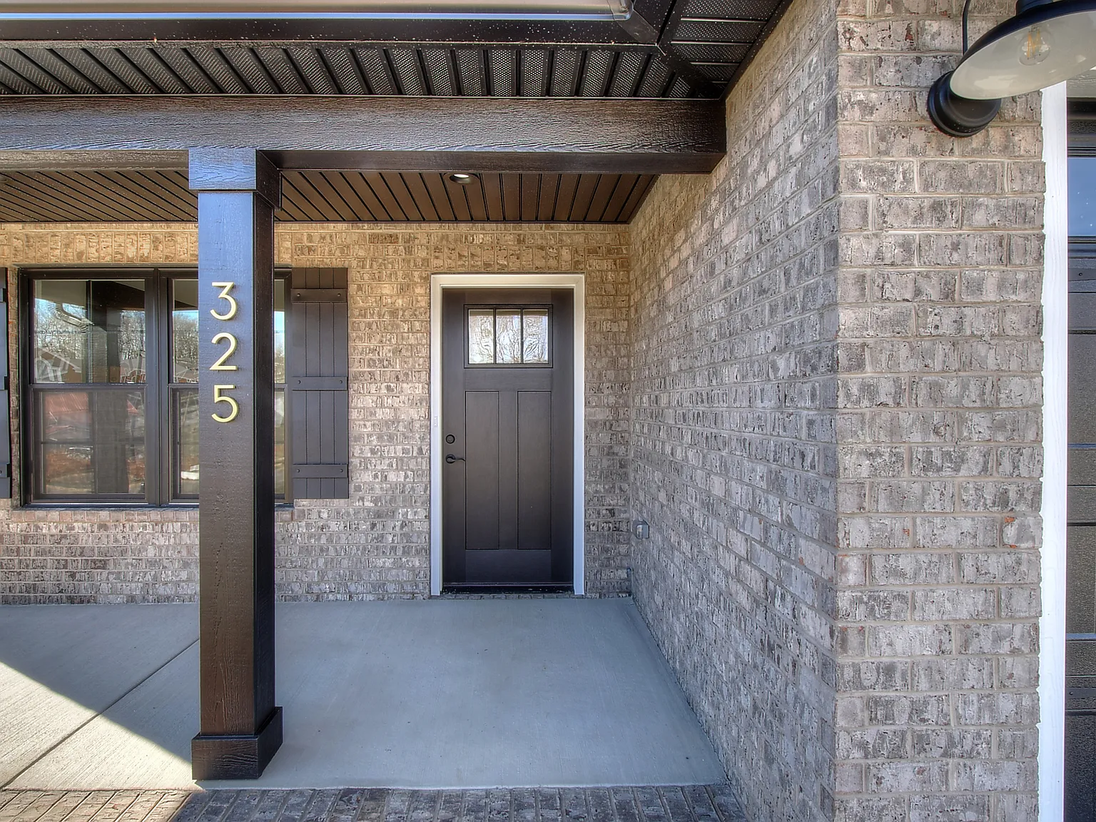 3 bed, 2.5 bath, 2241 sqft, $3,100 — Photo 2