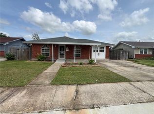 405 Cherrywood Dr, Gretna, LA 70056